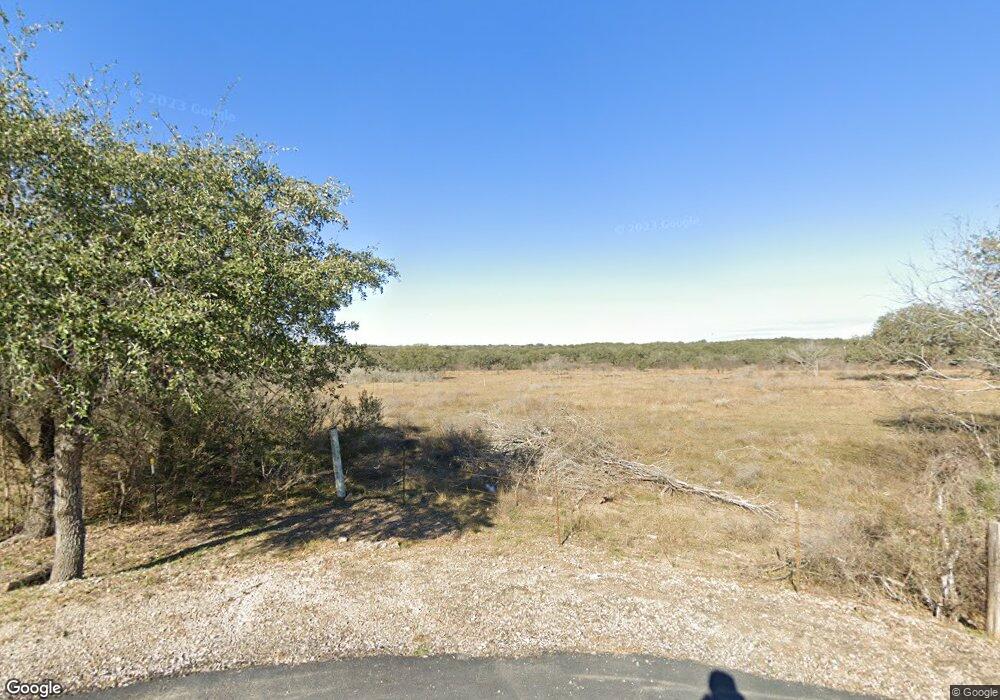 2217 N Fenner St, Beeville, TX 78102 - photo 1
