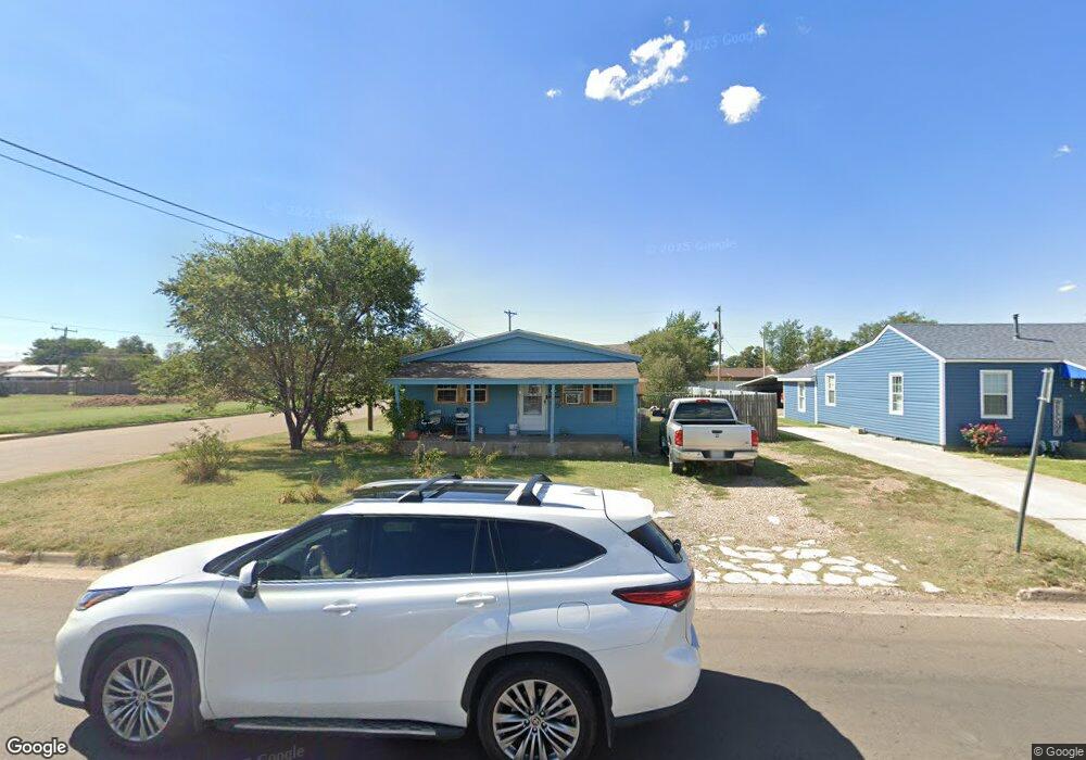 1122 S Maddox Ave, Dumas, TX 79029 - photo 1