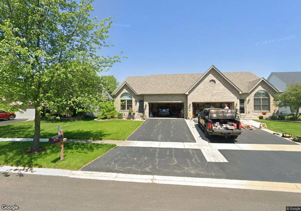 564 Sudbury Cir, Oswego, IL 60543 - photo 1