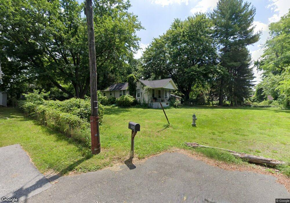 906 Old Walnut St, Capitol Heights, MD 20743 - photo 1