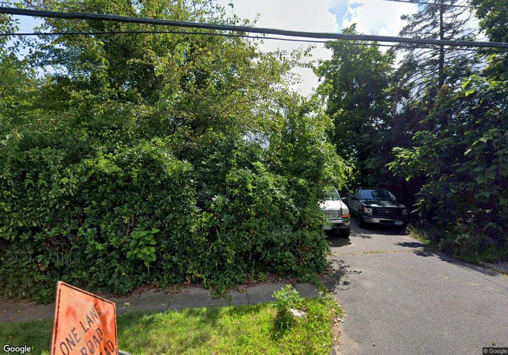 2 Weymouth Rd, Enfield, CT 06082 - photo 1