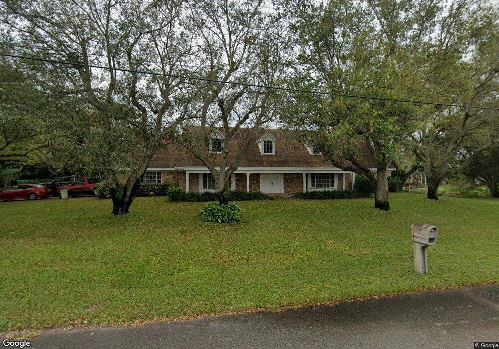 10670 SW 23rd St, Davie, FL 33324 - photo 1