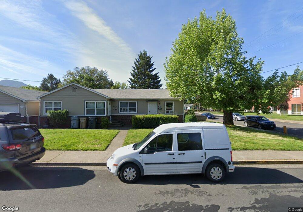 703 NE Wharton Dr unit 1,2, Grants Pass, OR 97526 - photo 1