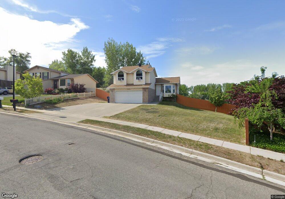 1094 Pebble Hills Cir, Sandy, UT 84094 - photo 1