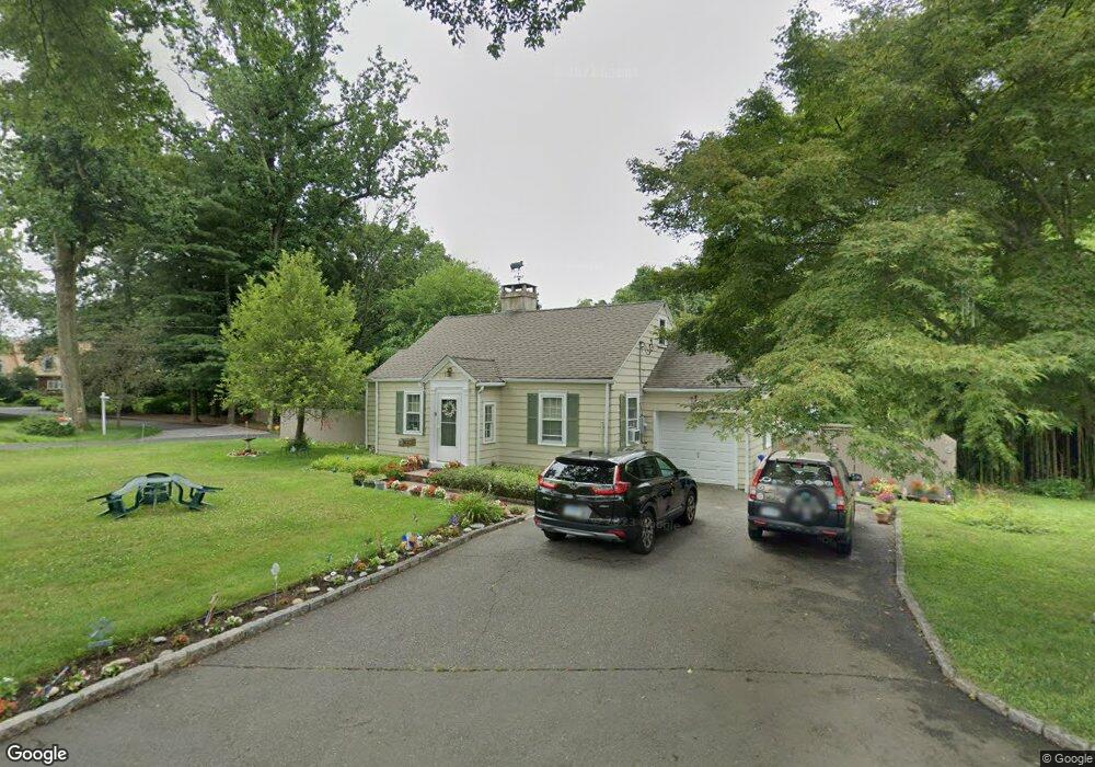 9 Rampart Rd, Norwalk, CT 06854 - photo 1