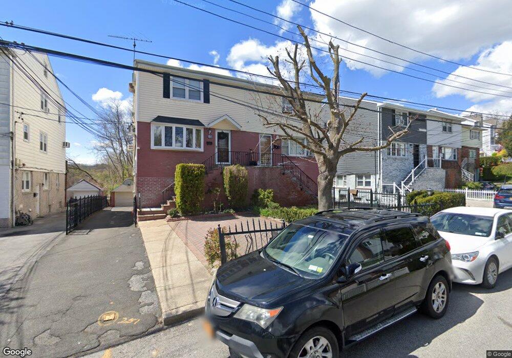 253 Hoover Rd unit 2, Yonkers, NY 10710 - photo 1