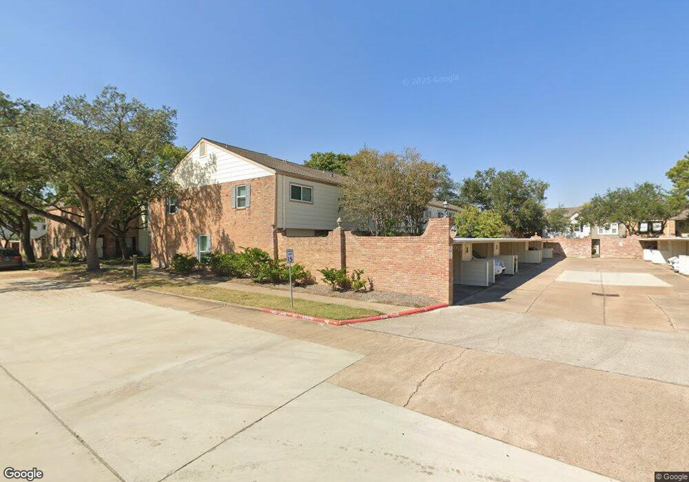 1349 Country Place Dr unit 10/3, Houston, TX 77079 - photo 1