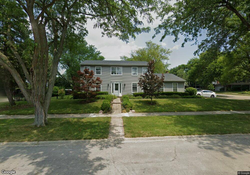 1212 Banbury Cir, Naperville, IL 60540 - photo 1