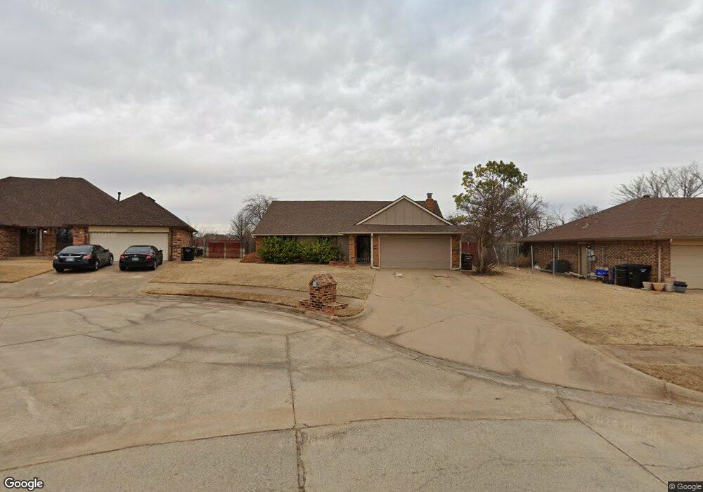 1105 NE 22nd St, Moore, OK 73160 - photo 1