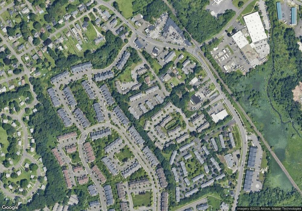 11 Mannions Ln unit 20, Danbury, CT 06810 - photo 1