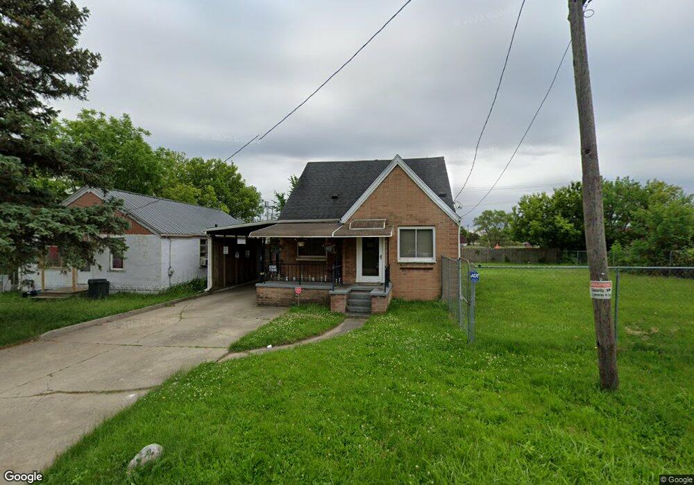 1025 Tremont Ave, Flint, MI 48505 - photo 1
