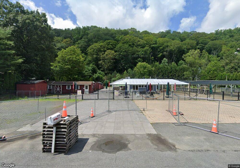 655 Danbury Rd, Wilton, CT 06897 - photo 1