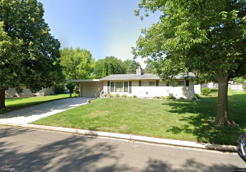 1309 Crestview Rd, Albert Lea, MN 56007 - photo 1