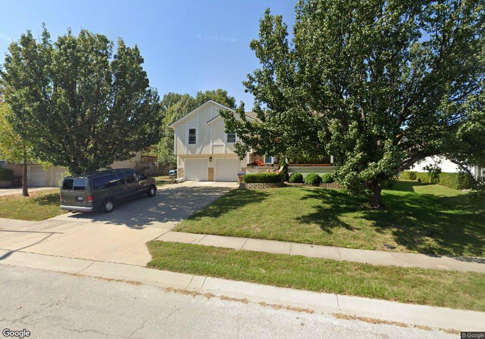 504 N Franklin St, Raymore, MO 64083 - photo 1