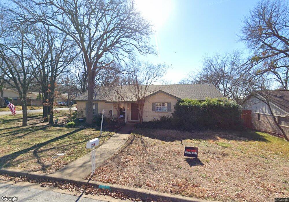 1101 Henson Dr, Hurst, TX 76053 - photo 1