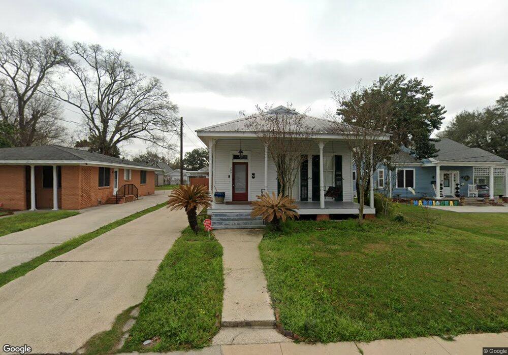 206 Duperier Ave, New Iberia, LA 70563 - photo 1