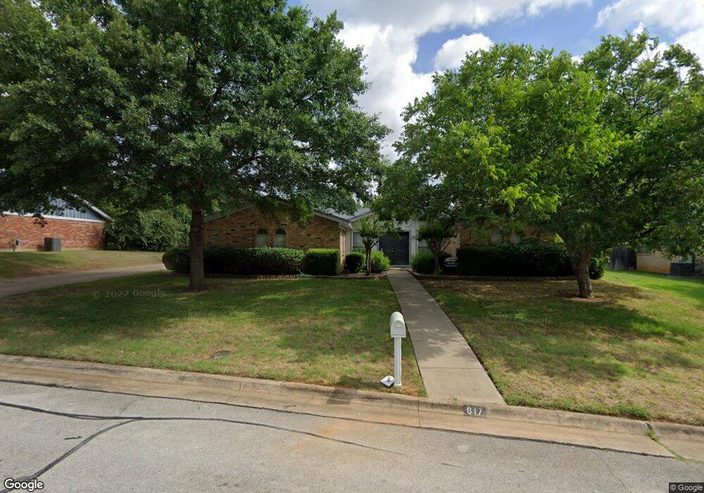 617 Donna Ln, Bedford, TX 76022 - photo 1
