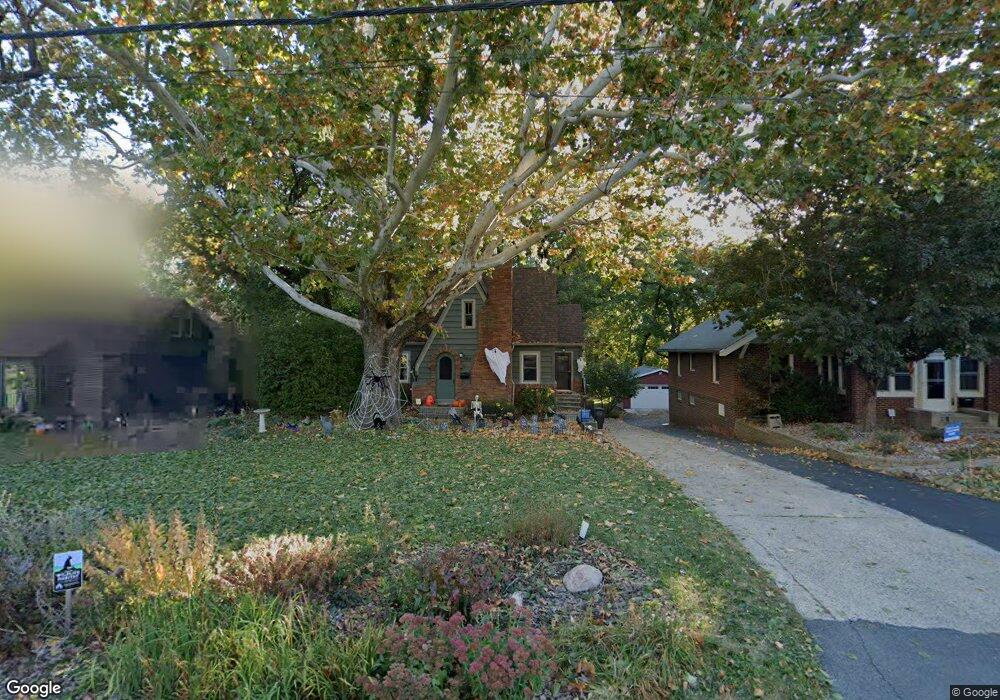 2011 34th St, Des Moines, IA 50310 - photo 1