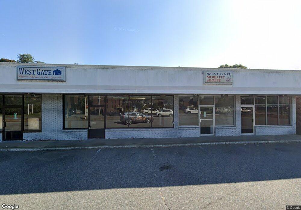 215 W Main St unit 1,3,4,5, Hyannis, MA 2601 - photo 1