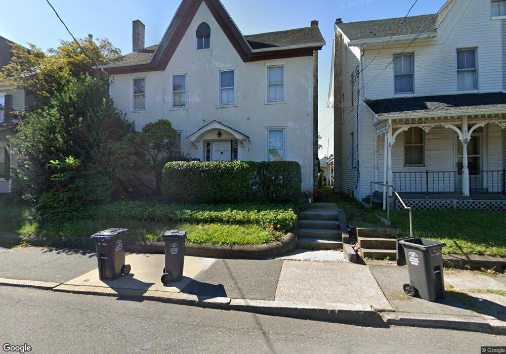 908 W Broad St, Quakertown, PA 18951 - photo 1