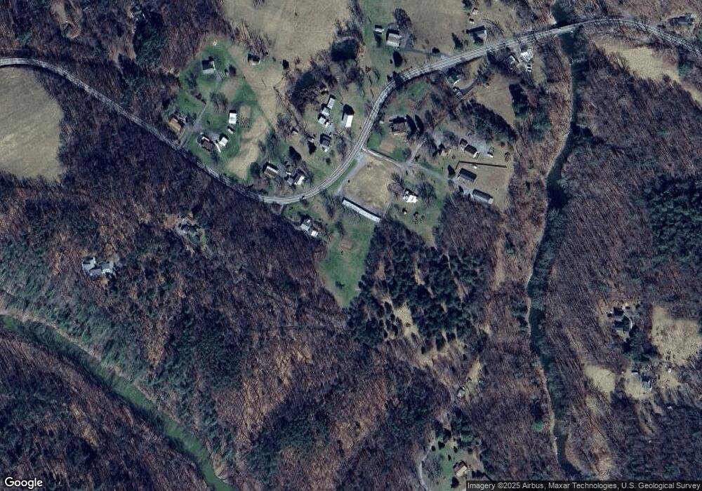 75 Bayonet Point Ct, Berkeley Springs, WV 25411 - photo 1