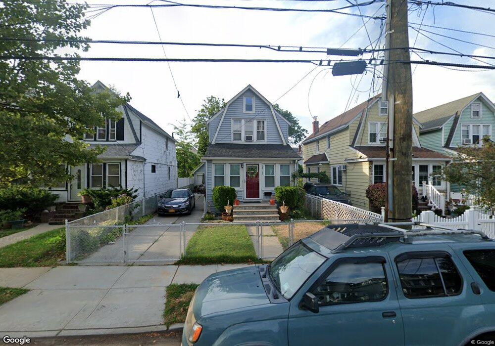 23708 Fairbury Ave, Bellerose, NY 11426 - photo 1