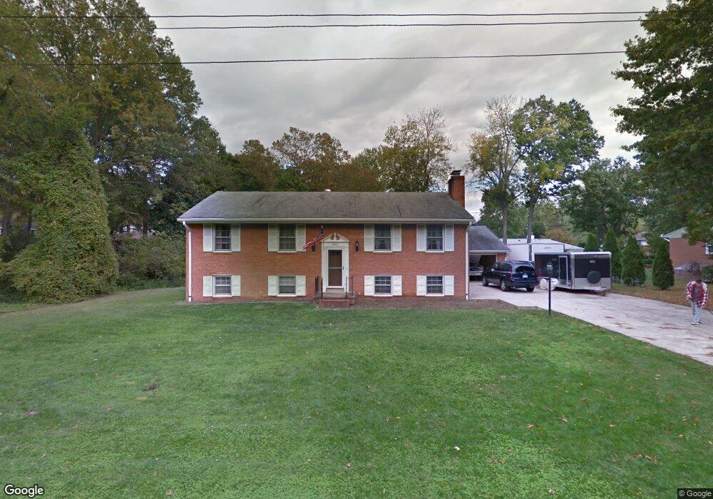 8905 Bridgehaven Ct, Alexandria, VA 22308 - photo 1