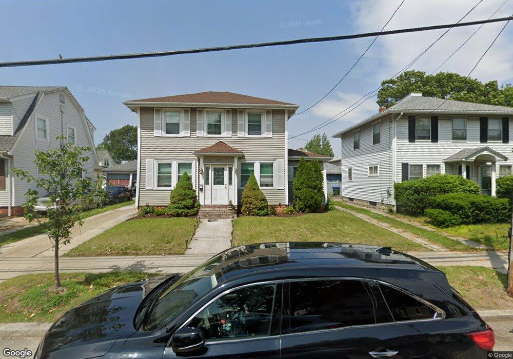 215 Roger Williams Ave, Providence, RI 02907 - photo 1