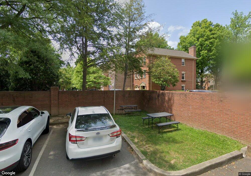 204 Governors Ct, Falls Church, VA 22046 - photo 1