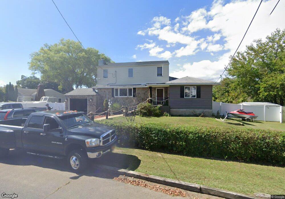 82 N Ocean Ave, Islip, NY 11751 - photo 1