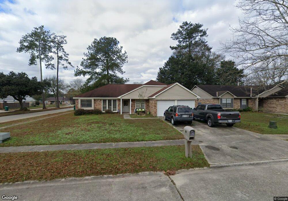 801 N Lake Verret Ct, Slidell, LA 70461 - photo 1