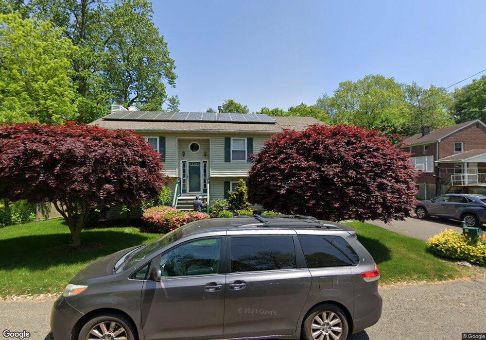 30 Loftus Cir, Bridgeport, CT 06606 - photo 1