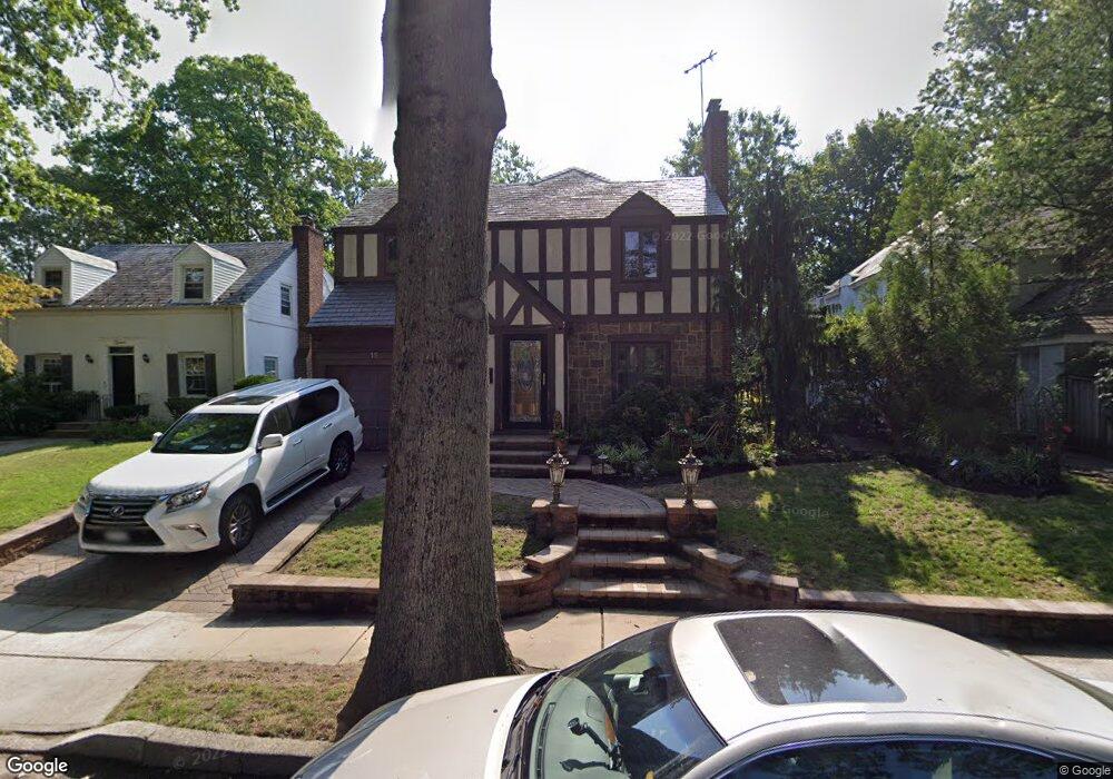 15 Ash Ln, Valley Stream, NY 11581 - photo 1