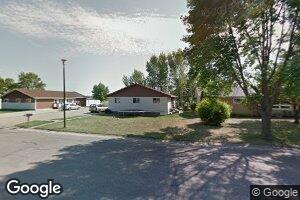 812 E 10th St, Grafton, ND 58237