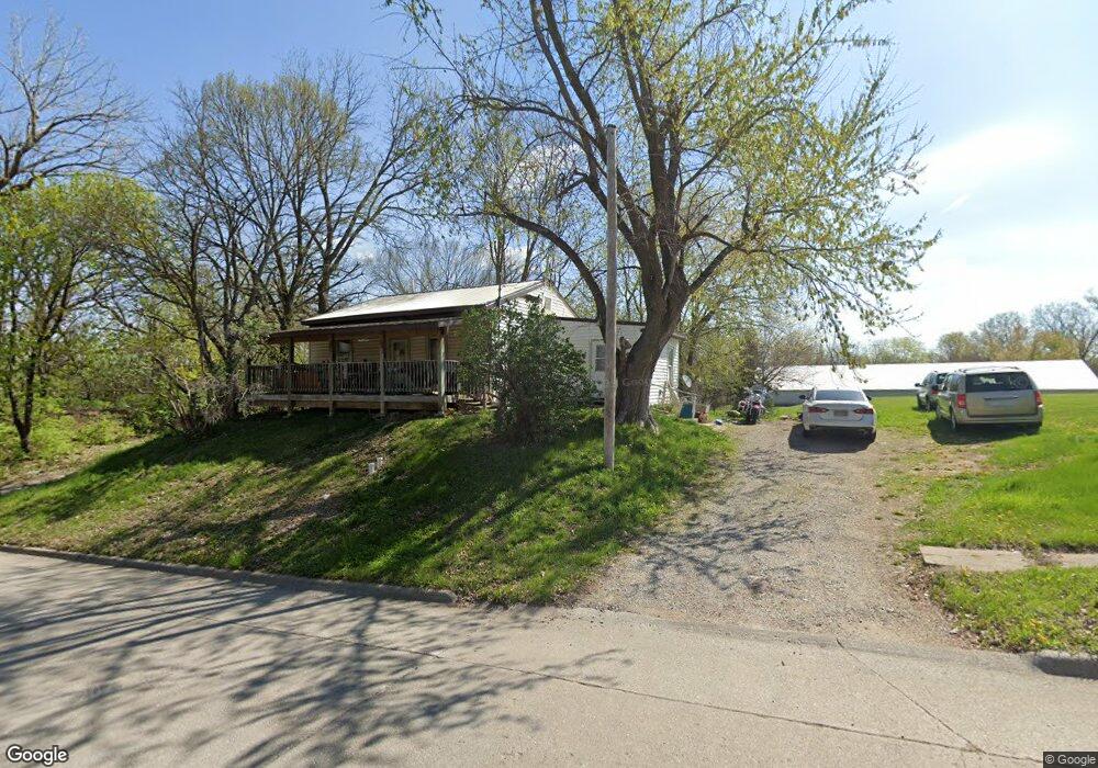 738 W 4th St N, Newton, IA 50208 - photo 1