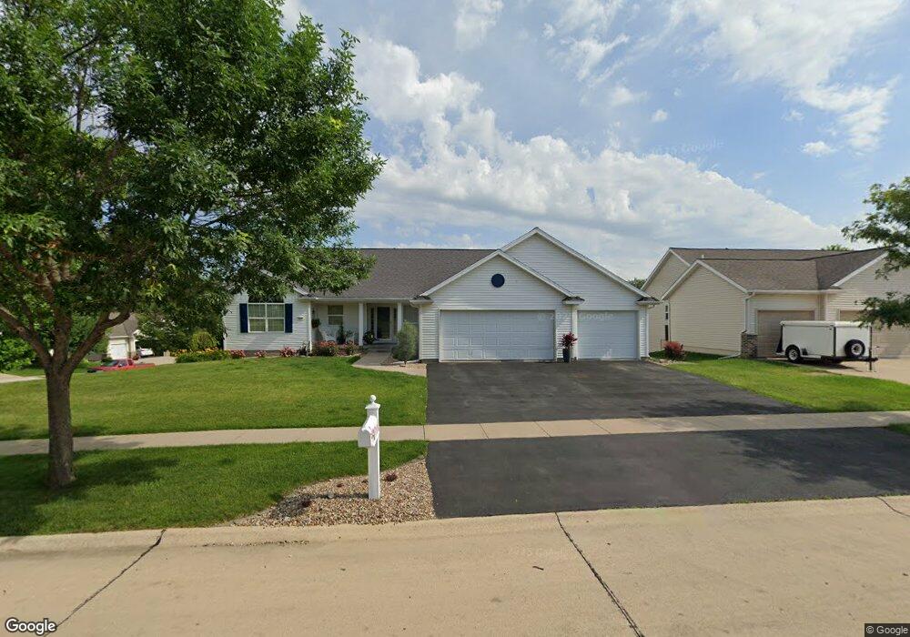 2624 Summerwood Ct SW, Cedar Rapids, IA 52404 - photo 1