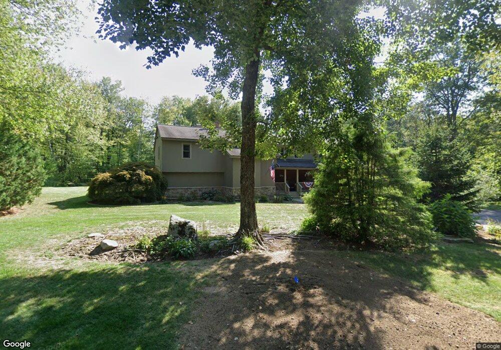 7 Regal Dr, MerriMacK, NH 03054 - photo 1