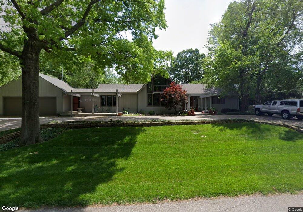 5925 SW 33rd St, Topeka, KS 66614 - photo 1