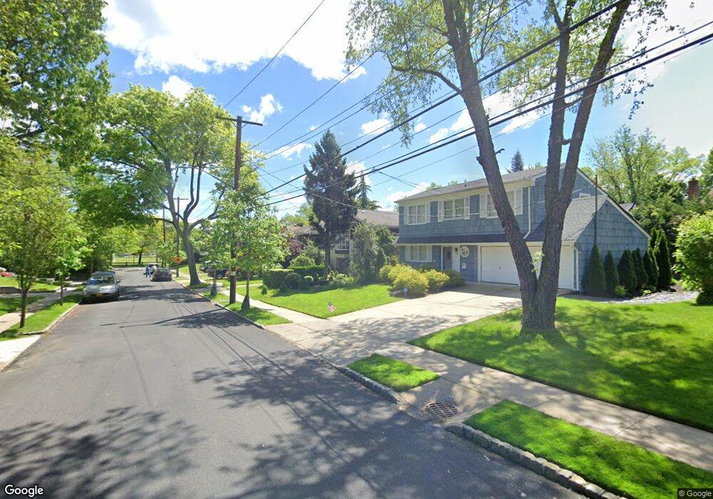 340 Knollwood Ave, Little Neck, NY 11363 - photo 1