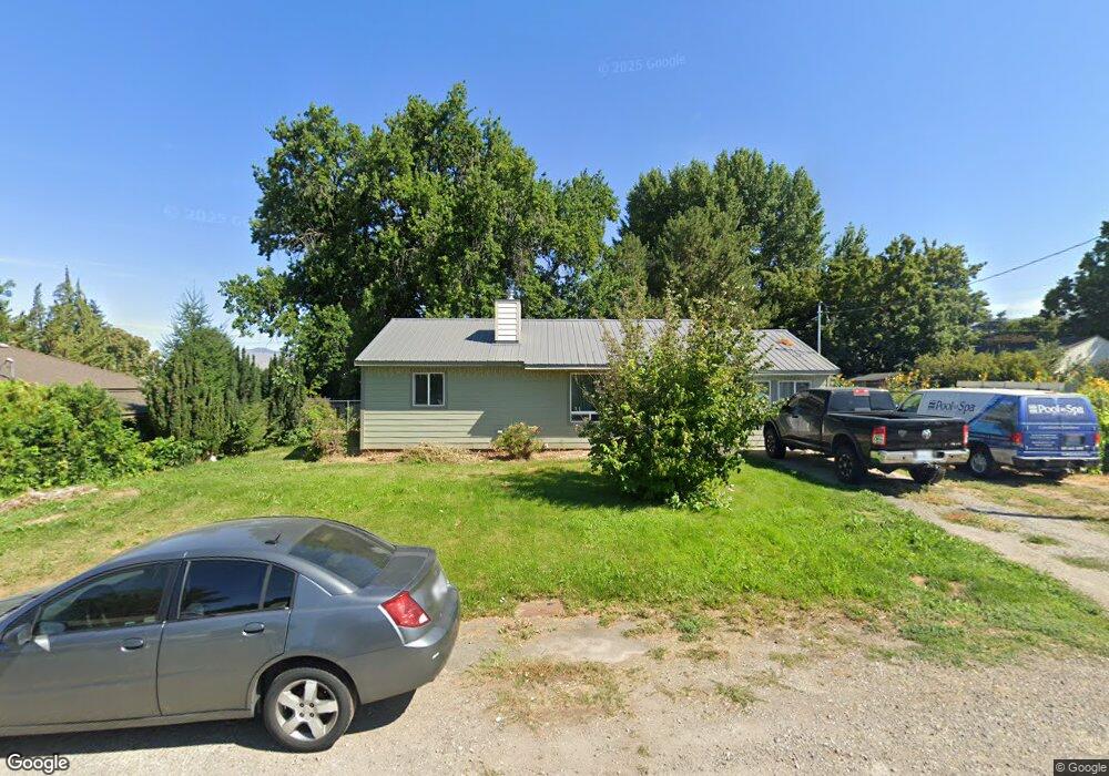 1379 Tedford St SE, East Wenatchee, WA 98802 - photo 1