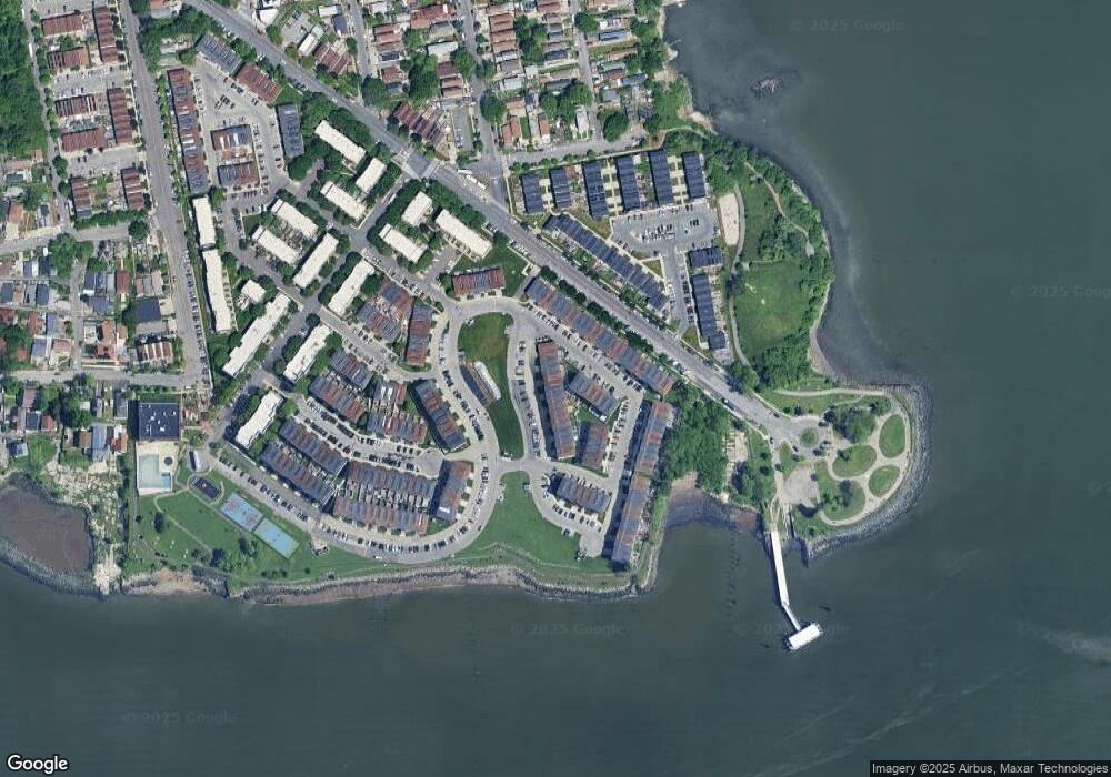 120 Surf Dr unit 467, Bronx, NY 10473 - photo 1