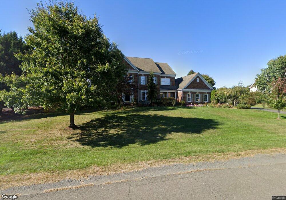 5134 Pleasant Forest Dr, Centreville, VA 20120 - photo 1