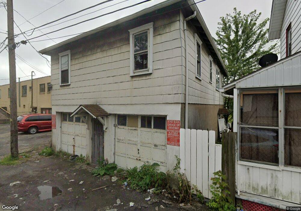 208 E Hemlock St, Hazleton, PA 18201 - photo 1