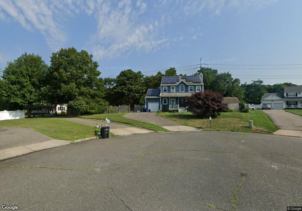 8 Alpine Ct, Medford, NY 11763 - photo 1