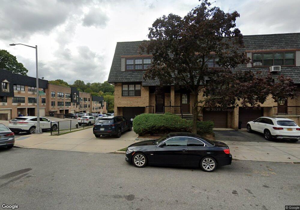 6918 242nd St unit 3, Little Neck, NY 11362 - photo 1