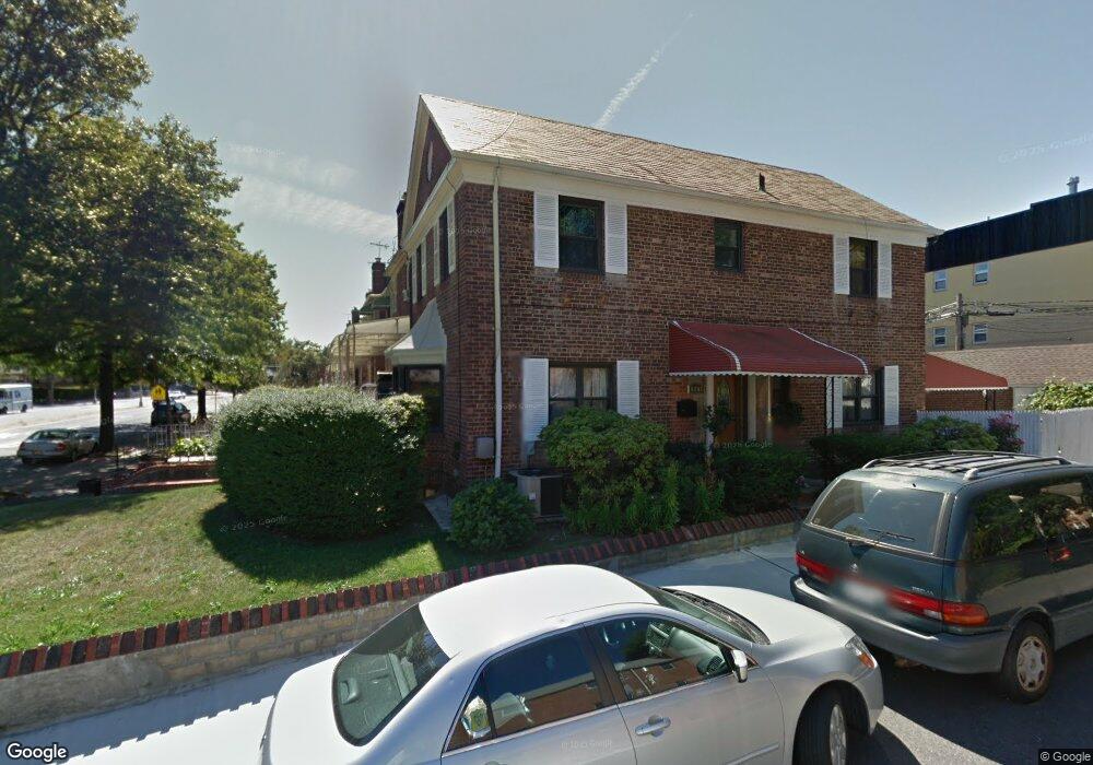 6804 Utopia Pkwy, Fresh Meadows, NY 11365 - photo 1