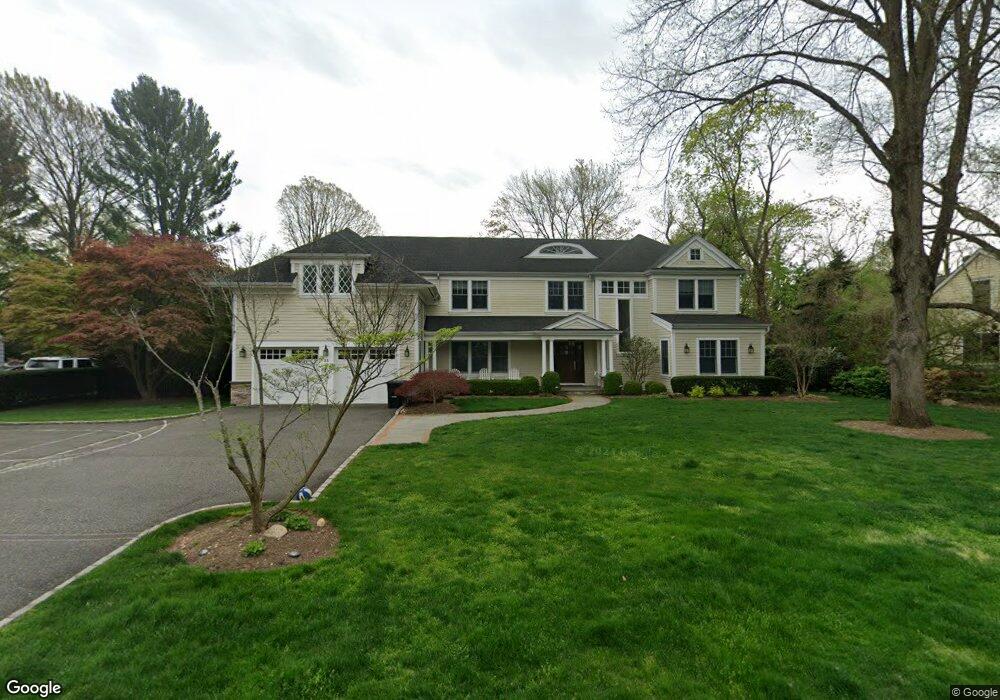 25 Greenbriar Ln, Port Washington, NY 11050 - photo 1