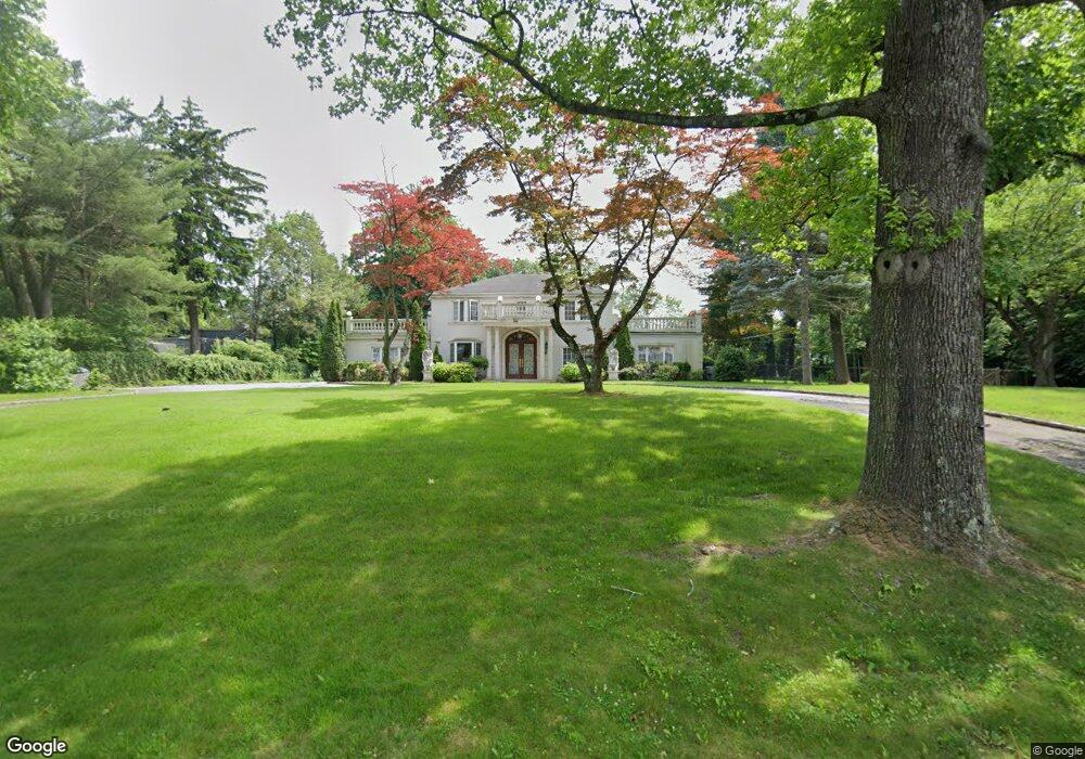 24 Rogers Rd, Great Neck, NY 11024 - photo 1