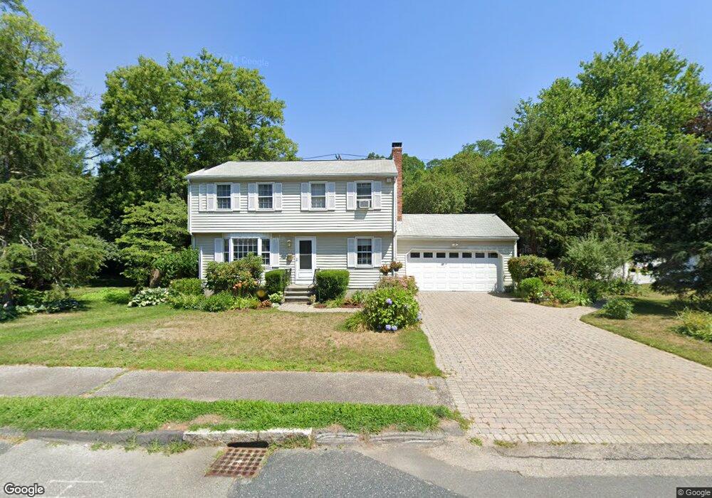 5 Pinewood Rd, Wellesley, MA 02482 - photo 1