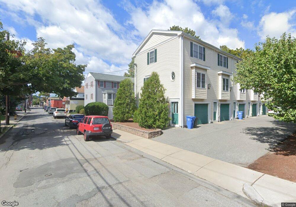 104 Chestnut St unit 4 104, Waltham, MA 02453 - photo 1